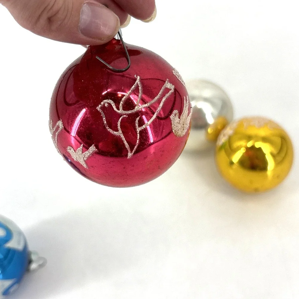 Vintage Lot 5 Stenciled Christmas Ornaments Mercury‎ Glass Shiny Brite Made USA